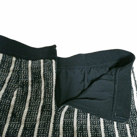 Ann Taylor Dark Blue & White Stripped Skirt - Picture 5 of 7